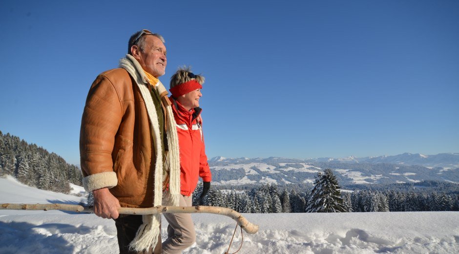 Winterwandern im Westallgäu mit Alpenblick