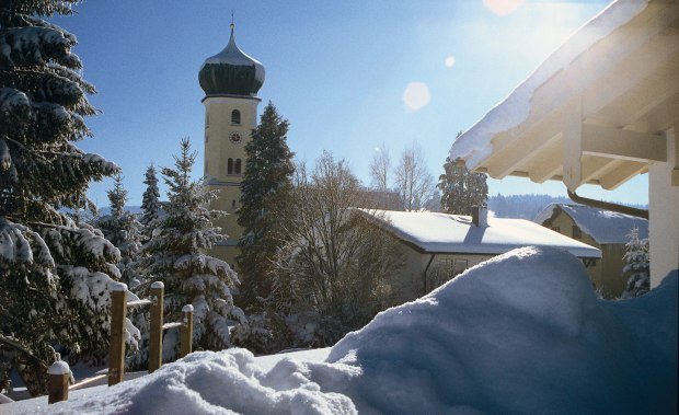 rlandschaft Westallgäu mit Kirche