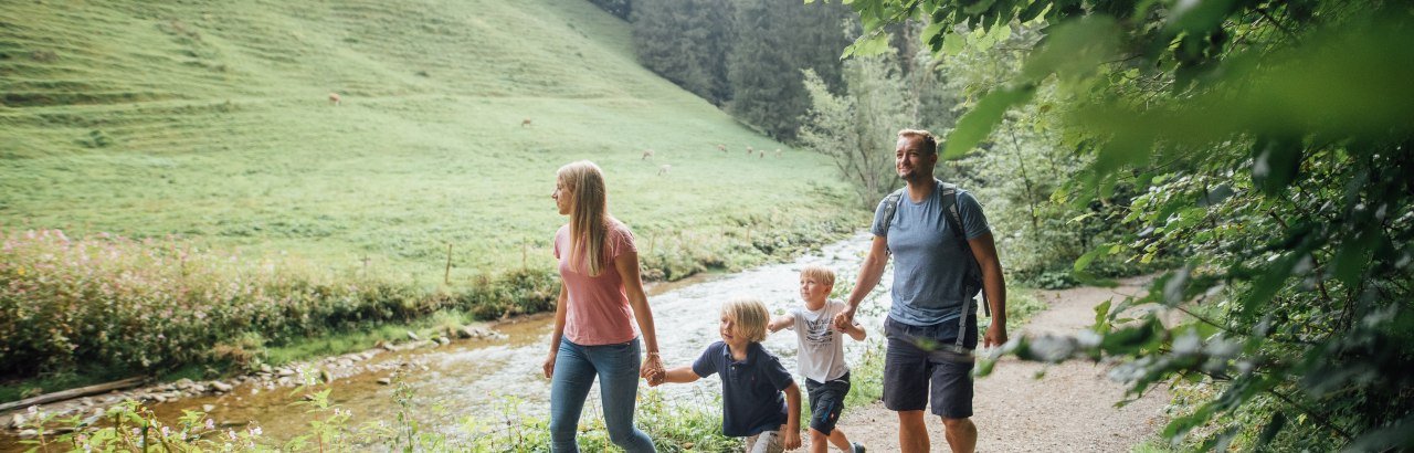 Wandern mit der Familie am Eistobel