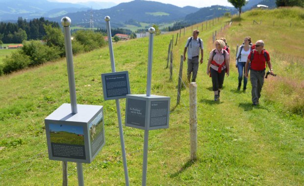 Wandertrilogie Allgäu Wanderer auf der Alm