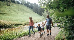 Wandern mit der Familie am Eistobel