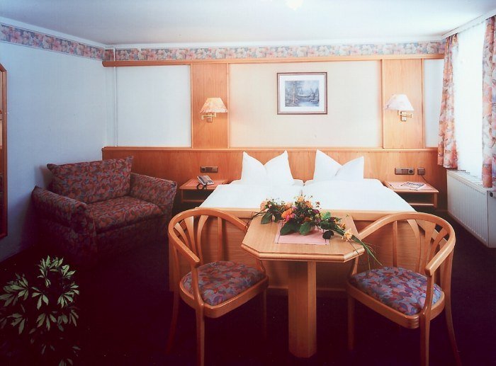 b011937_n004_id000001_ff_p001 © _changed => 04.02.2011 um 14:14 Uhr b011937_n004_id000001_ff_p001 © _changed => 04.02.2011 um 14:14 Uhr