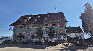 Außenansicht des Gasthaus Alte Post in Hergensweiler © Ophelia Hermann