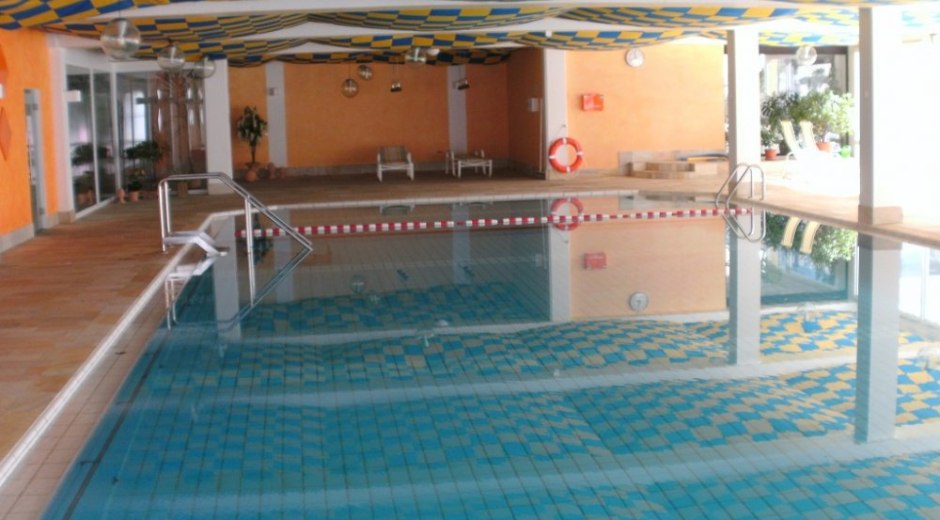 Schwimmbad &copy; _changed => 19.03.2013 um 14:11 Uhr
