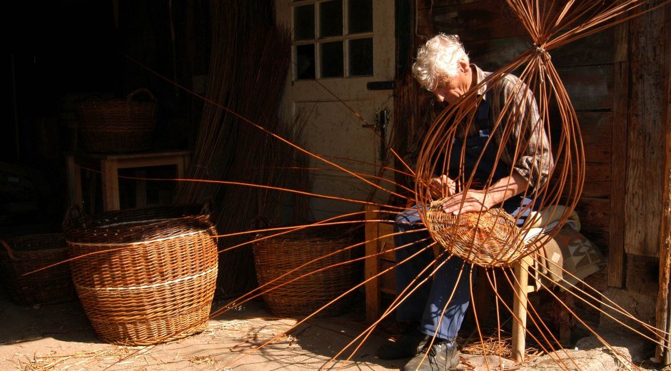 Lebensart und Tradition im Westallgäu Korbflechter