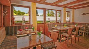 Fr&uuml;hst&uuml;cksraum mit Fr&uuml;hst&uuml;cksterrasse &copy; _changed => 14.06.2016 um 13:34 Uhr