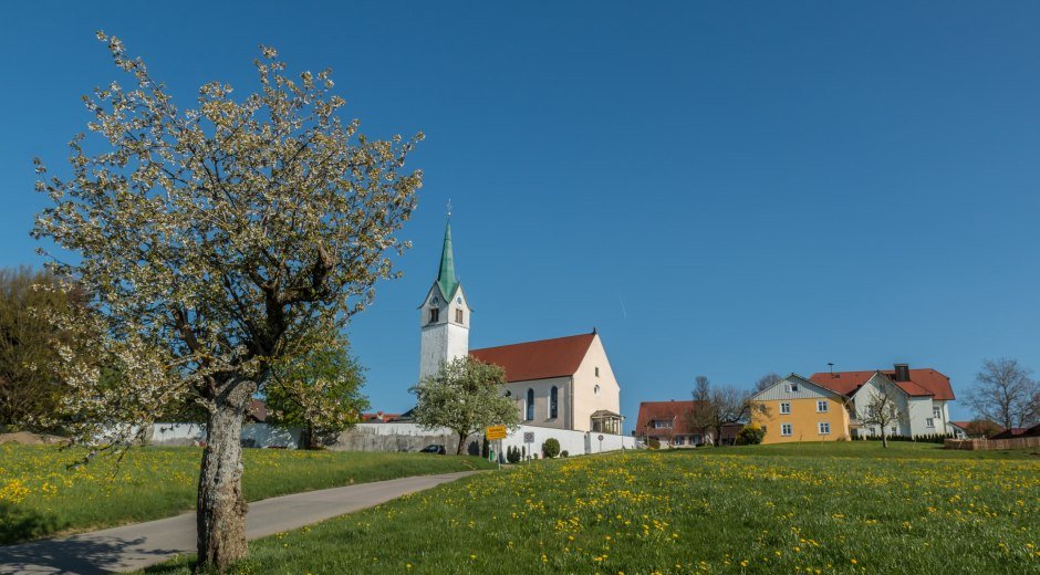Gemeinde Opfenbach im Westallgäu mit Kirche