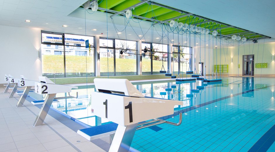 Hallenbad Lindenberg mit Startblocks © LindenbergAktiv Hallenbad Lindenberg mit Startblocks © LindenbergAktiv