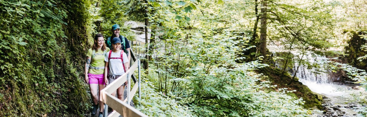 Touren rund um Weiler im Allgäu "Tobel & Kraft" und "Klamm
& Mystik" Touren rund um Weiler im Allgäu "Tobel & Kraft" und "Klamm
& Mystik"