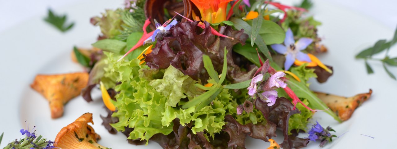 Genussregion Westallg&auml;u Regionale Spezialit&auml;ten Pfifferlinge auf Salat