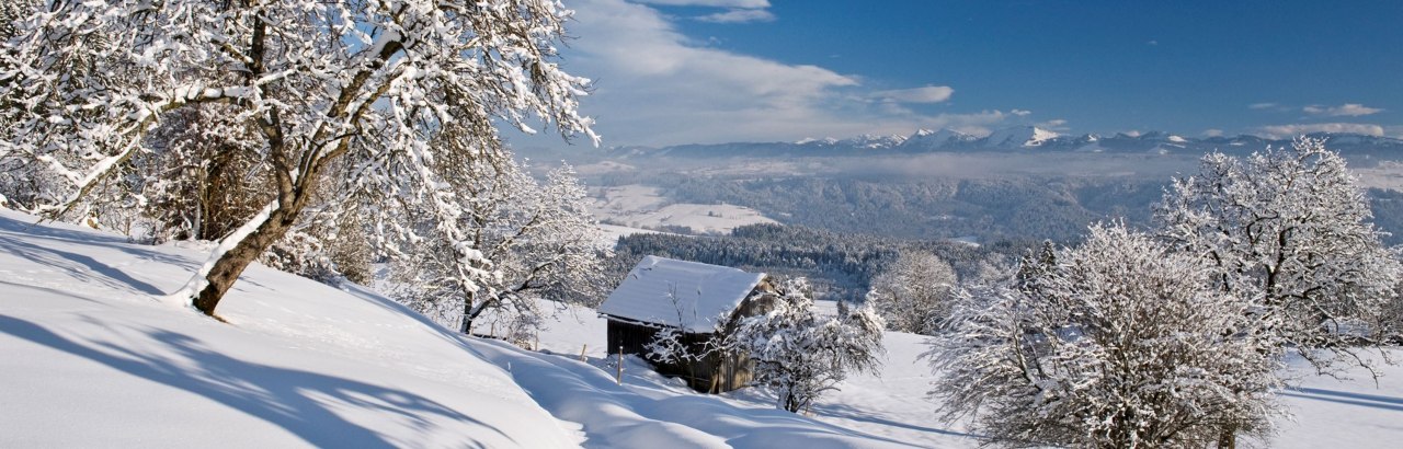 Winterlandschaft im Westallgäu mit Ausblick Winterlandschaft im Westallgäu mit Ausblick