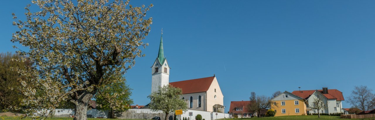 Gemeinde Opfenbach im Westallgäu mit Kirche